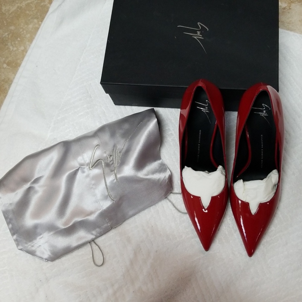 Giuseppe Patent Red Pumps!